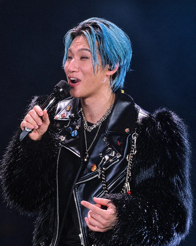 Concert BigBang tại Hà Nội: G-Dragon đập guitar, Daesung chào khán giả bằng tiếng Việt - Ảnh 7.