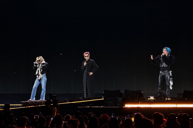Concert BigBang tại Hà Nội: G-Dragon đập guitar, Daesung chào khán giả bằng tiếng Việt - Ảnh 9.