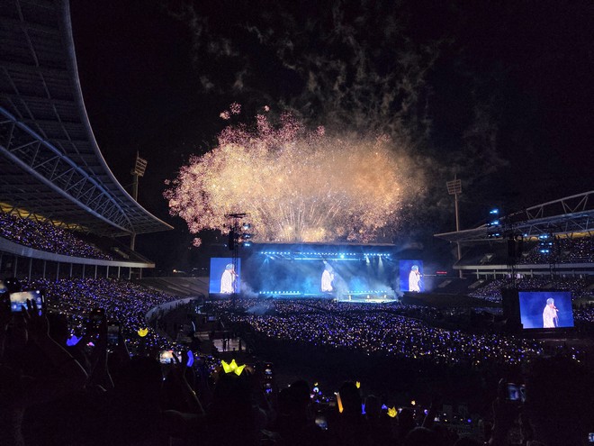 Concert BigBang tại Hà Nội: G-Dragon đập guitar, Daesung chào khán giả bằng tiếng Việt - Ảnh 10.