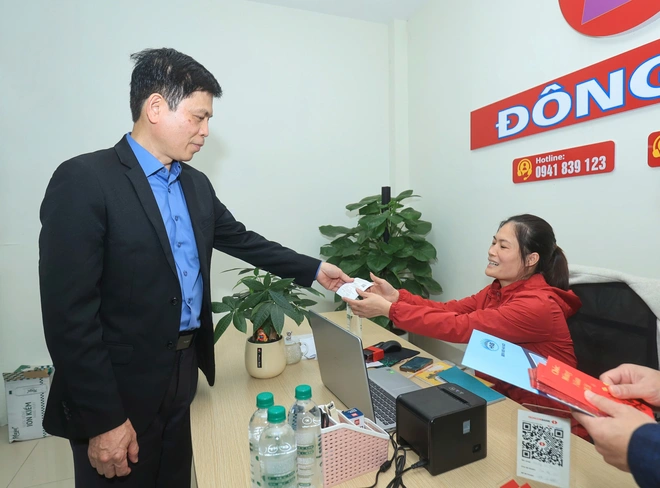 Thứ trưởng Lê Anh Tuấn: Mục tiêu cao nhất là phục vụ người dân về quê an toàn, văn minh- Ảnh 3. Thứ trưởng Lê Anh Tuấn: Mục tiêu cao nhất là phục vụ người dân về quê an toàn, văn minh- Ảnh 3.