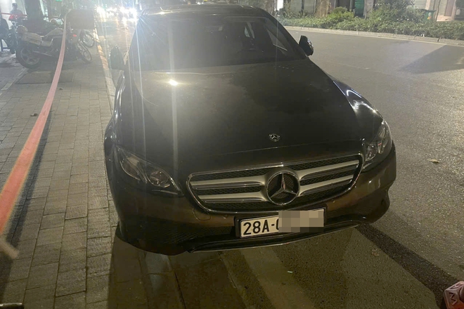 H&agrave; Nội: CSGT siết chặt kiểm so&aacute;t, nhiều t&agrave;i xế "ma men" bị tạm giữ xe sau tiệc tất ni&ecirc;n- Ảnh 2.