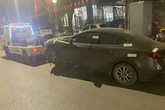 H&agrave; Nội: CSGT siết chặt kiểm so&aacute;t, nhiều t&agrave;i xế "ma men" bị tạm giữ xe sau tiệc tất ni&ecirc;n- Ảnh 3.