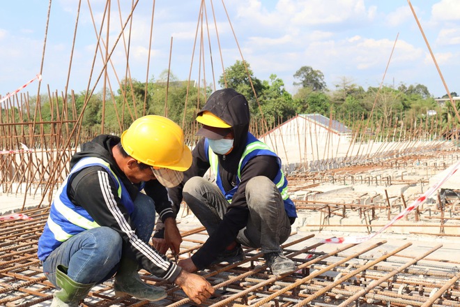Tết kh&ocirc;ng nghỉ tr&ecirc;n c&ocirc;ng trường cao tốc, cầu lớn, s&acirc;n bay Long Th&agrave;nh- Ảnh 3.