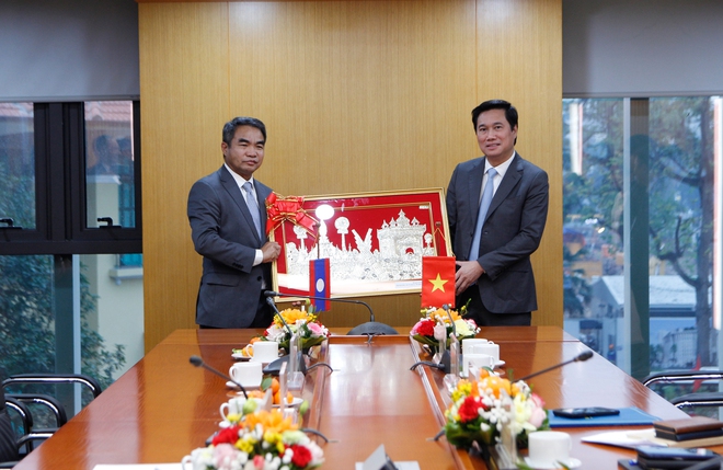 Thứ trưởng Nguyễn Tường Văn l&agrave;m việc với Thứ trưởng Bộ C&ocirc;ng ch&iacute;nh v&agrave; Vận tải L&agrave;o- Ảnh 5.