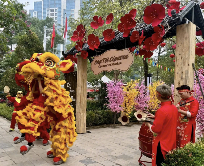 Người dân rộn ràng đón Tết Nguyên đán Bính Ngọ 2026- Ảnh 3. Người dân rộn ràng đón Tết Nguyên đán Bính Ngọ 2026- Ảnh 3.