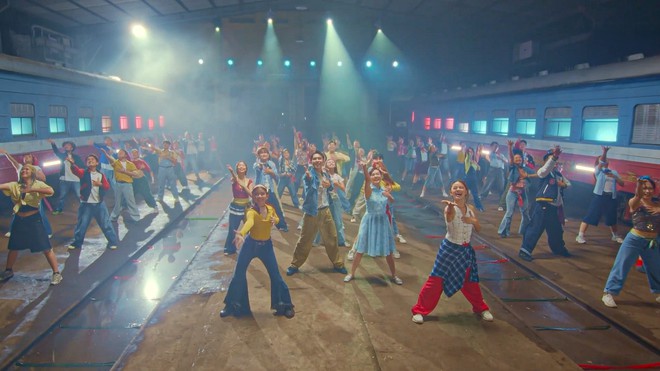 Kh&ocirc;ng ng&ocirc;i sao ph&ograve;ng v&eacute;, v&igrave; sao phim nhạc kịch Việt nhanh ch&oacute;ng leo vị tr&iacute; Top 2?- Ảnh 4.