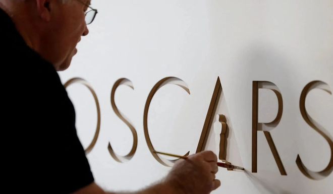 Hậu trường chuẩn bị Oscar 2026: An ninh được siết chặt, thảm đỏ đ&atilde; sẵn s&agrave;ng- Ảnh 2.
