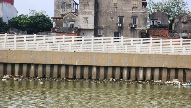 Bờ k&egrave; trăm tỷ đồng chống sạt lở đ&ecirc; hữu Cầu chạy đua trước m&ugrave;a lũ- Ảnh 10.