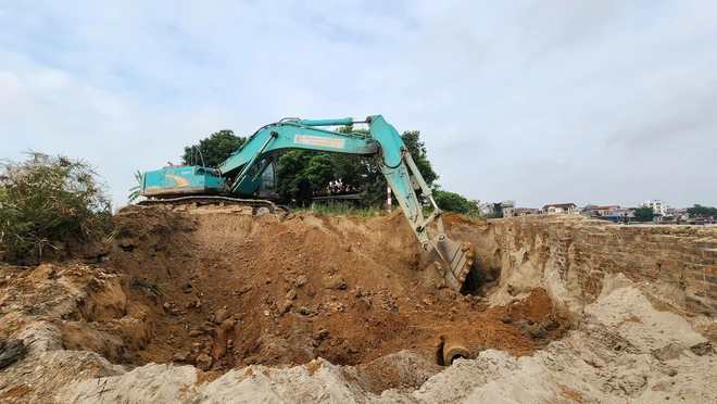 Bờ k&egrave; trăm tỷ đồng chống sạt lở đ&ecirc; hữu Cầu chạy đua trước m&ugrave;a lũ- Ảnh 13.