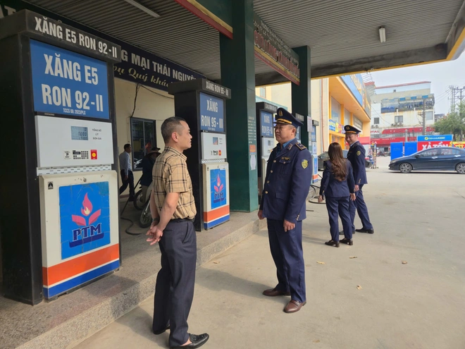 Biến động giá xăng dầu: Nhà thầu xây dựng “gồng mình” giữ tiến độ thi công- Ảnh 5. Biến động giá xăng dầu: Nhà thầu xây dựng “gồng mình” giữ tiến độ thi công- Ảnh 5.