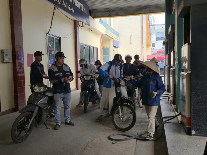 Biến động giá xăng dầu: Nhà thầu xây dựng “gồng mình” giữ tiến độ thi công- Ảnh 6. Biến động giá xăng dầu: Nhà thầu xây dựng “gồng mình” giữ tiến độ thi công- Ảnh 6.