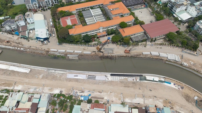 TP.HCM: Cảnh tr&aacute;i ngược ở dự &aacute;n rạch Xuy&ecirc;n T&acirc;m- Ảnh 2.