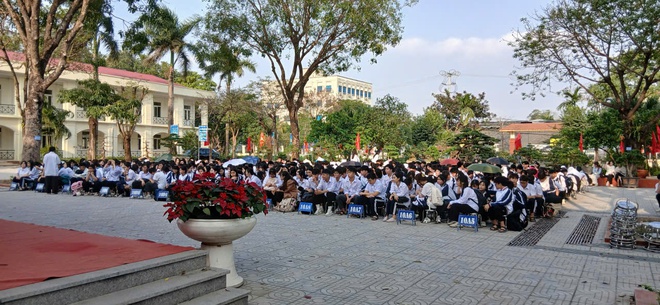 Học sinh Hà Nội được học kỹ năng thoát nạn, chữa cháy- Ảnh 8. Học sinh Hà Nội được học kỹ năng thoát nạn, chữa cháy- Ảnh 8.