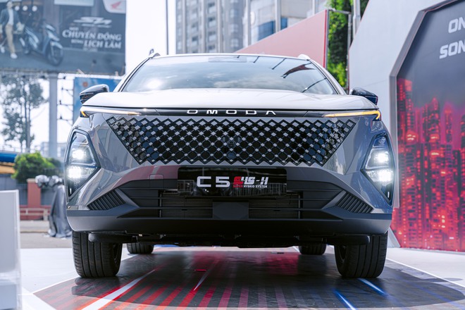 Omoda C5 SHS-H ra mắt Việt Nam, giá từ 669 triệu đồng- Ảnh 5.