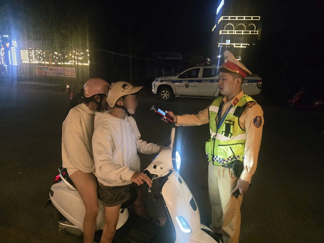 Những &ldquo;l&aacute; chắn &aacute;o v&agrave;ng&rdquo; nơi tuyến đường du lịch miền T&acirc;y L&agrave;o Cai- Ảnh 6.