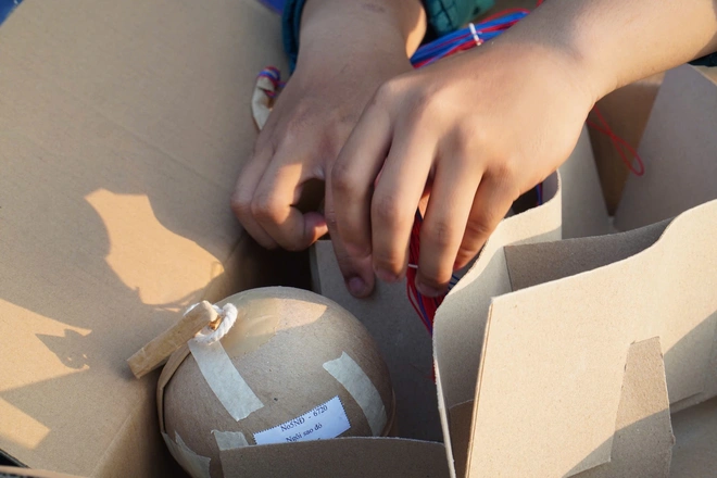 TP.HCM, Đồng Nai tất bật chuẩn bị h&agrave;ng chục trận địa ph&aacute;o hoa cho đ&ecirc;m 30/4 rực s&aacute;ng- Ảnh 9.