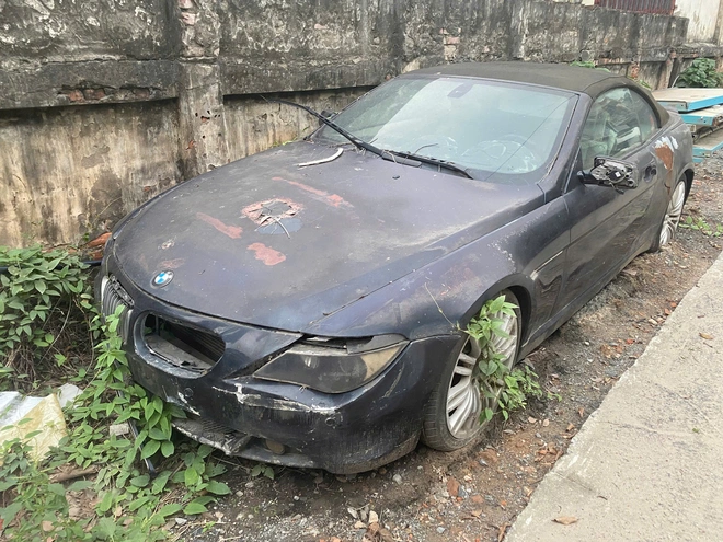 Những chiếc xe sang tiền tỷ bị bỏ quên trên phố- Ảnh 15. Những chiếc xe sang tiền tỷ bị bỏ quên trên phố- Ảnh 15.