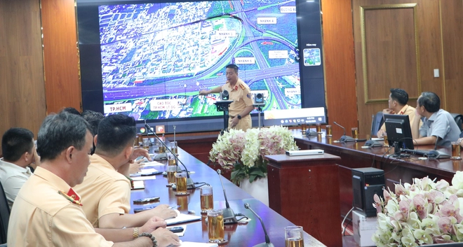 Gấp r&uacute;t th&aacute;o gỡ c&aacute;c kh&oacute; khăn, xử l&yacute; điểm xung đột để khai th&aacute;c to&agrave;n bộ n&uacute;t giao Long Th&agrave;nh- Ảnh 4.