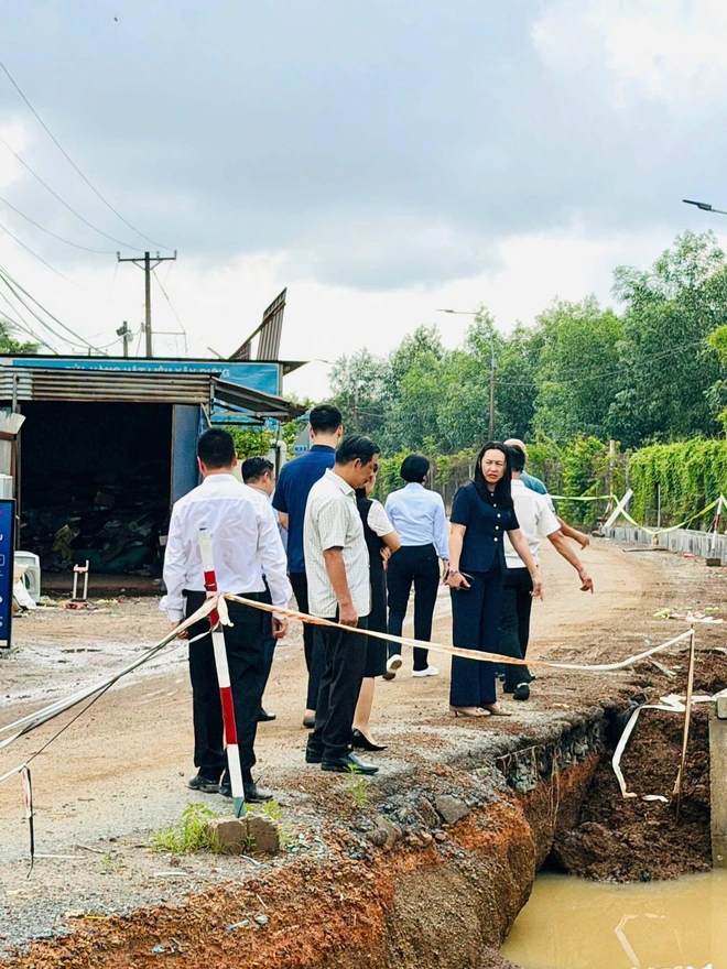 Kiểm tra hàng loạt tuyến đường xuống cấp, hầm chui ngập nước nguy cơ mất ATGT ở Long Thành - Ảnh 5.