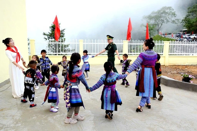 Kh&aacute;nh th&agrave;nh 6 điểm trường v&ugrave;ng bi&ecirc;n giới L&agrave;o Cai, vượt tiến độ 1,5 th&aacute;ng - Ảnh 4.