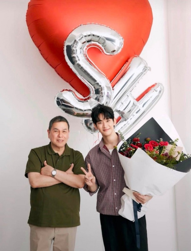 Tương lai kh&oacute; đo&aacute;n của Kim Soo Hyun - Ảnh 2.