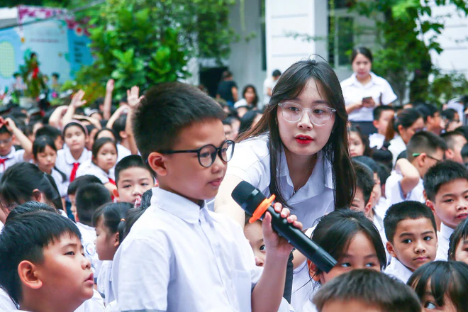 H&agrave; Nội: Học sinh nhiều trường được thực h&agrave;nh kỹ năng ATGT, PCCC - Ảnh 12.