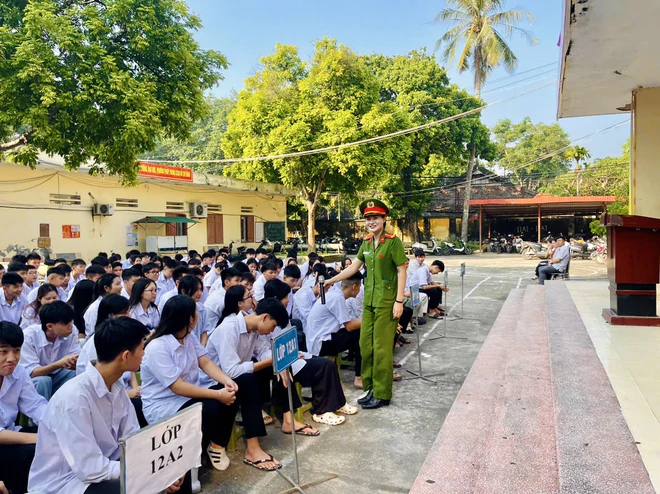 Mỹ Đức (Hà Nội): Hướng dẫn học sinh nhận diện nguy cơ từ ma túy, bạo lực học đường- Ảnh 10.