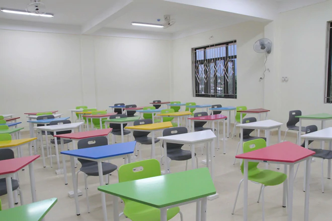 Ph&oacute; Thủ tướng Phạm Thị Thanh Tr&agrave; dự lễ kh&aacute;nh th&agrave;nh trường li&ecirc;n cấp bi&ecirc;n giới ở Huế- Ảnh 7.