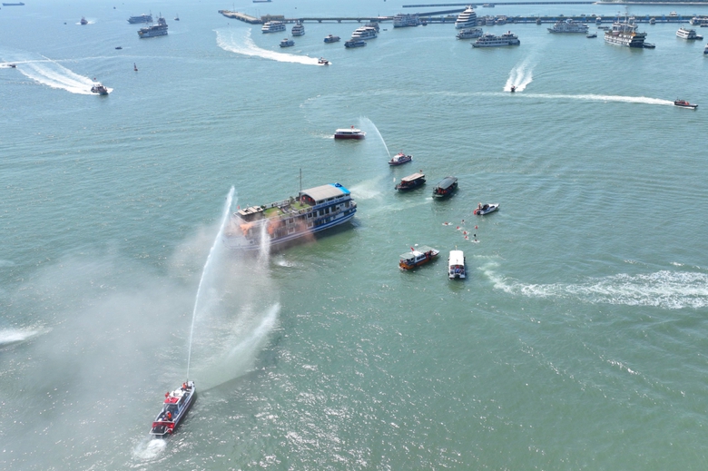 Quảng Ninh diễn tập chữa ch&aacute;y, t&igrave;m kiếm cứu nạn, cứu hộ quy m&ocirc; lớn nhất từ trước đến nay - Ảnh 5.