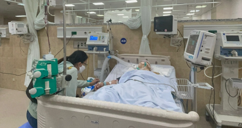 Tai nạn tr&ecirc;n QL20: Th&ecirc;m một nạn nh&acirc;n tử vong l&agrave; người mẹ đưa con đi TP.HCM nhập học - Ảnh 1.