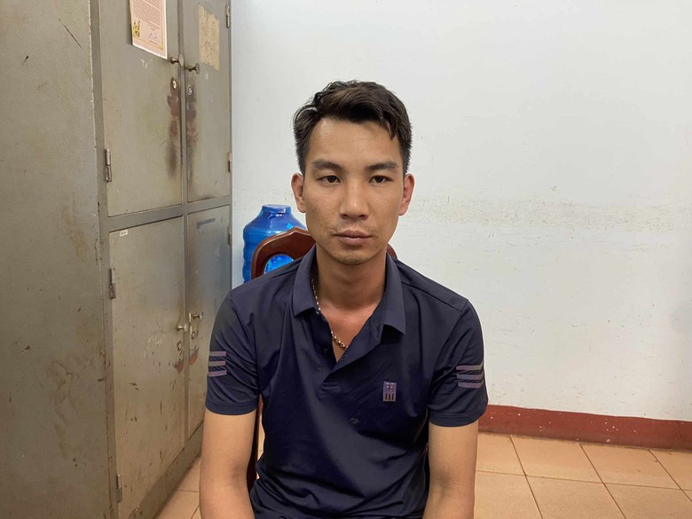 Tạm giữ hình sự tài xế xe tải tông xe khách làm 13 người thương vong - Ảnh 2. Tạm giữ hình sự tài xế xe tải tông xe khách làm 13 người thương vong - Ảnh 2.