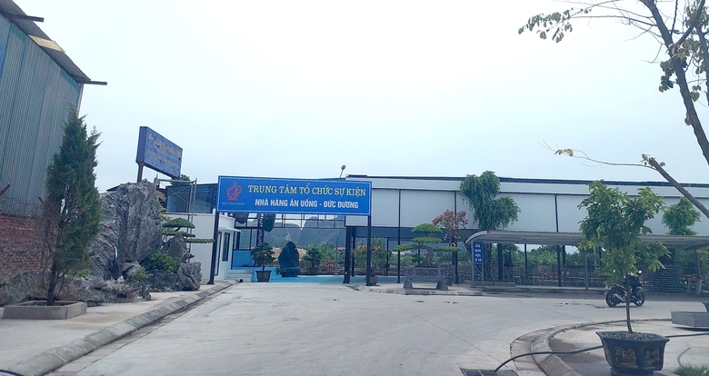 Hải Dương: Kỳ lạ chợ d&acirc;n sinh th&agrave;nh khu biệt thự tr&aacute;i ph&eacute;p - Ảnh 4.