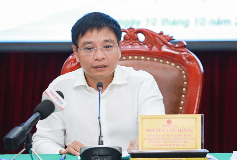 Tổng kiểm so&aacute;t xe kinh doanh vận tải, giảm mạnh TNGT - Ảnh 3.
