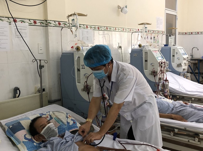 Quảng Ng&atilde;i: Sẽ ban h&agrave;nh nghị quyết đặc th&ugrave; giải quyết bi&ecirc;n chế d&ocirc;i dư sau s&aacute;p nhập - Ảnh 1.