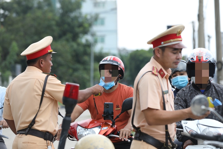 Đồng Nai: Gửi thông báo về cơ quan nếu cán bộ vi phạm giao thông - Ảnh 1. Đồng Nai: Gửi thông báo về cơ quan nếu cán bộ vi phạm giao thông - Ảnh 1.