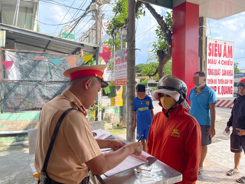 Đồng Nai: Gửi thông báo về cơ quan nếu cán bộ vi phạm giao thông - Ảnh 2. Đồng Nai: Gửi thông báo về cơ quan nếu cán bộ vi phạm giao thông - Ảnh 2.