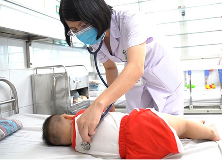 H&agrave; Nội tăng trẻ mắc tay ch&acirc;n miệng, lưu &yacute; dấu hiệu biến chứng   - Ảnh 1.
