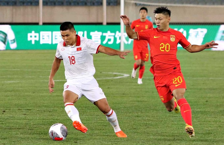 &ldquo;Trả nợ&rdquo; th&agrave;nh c&ocirc;ng tuyển Việt Nam, b&aacute;o Trung Quốc vẫn ch&ecirc; đội nh&agrave; tơi tả  - Ảnh 1.