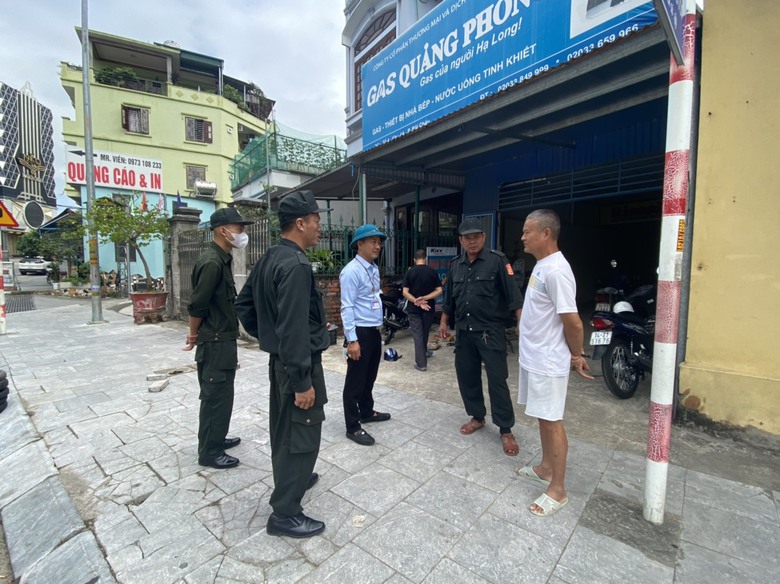 TP Hạ Long được gì sau khi quyết liệt triển khai chấn chỉnh trật tự đô thị? - Ảnh 2. TP Hạ Long được gì sau khi quyết liệt triển khai chấn chỉnh trật tự đô thị? - Ảnh 2.