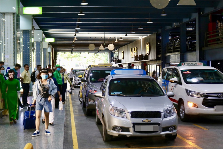 T&agrave;i xế đột tử tại s&acirc;n bay vẫn phải nộp ph&iacute; s&acirc;n đỗ, Cảng h&agrave;ng kh&ocirc;ng Nội B&agrave;i n&oacute;i g&igrave;? - Ảnh 1.