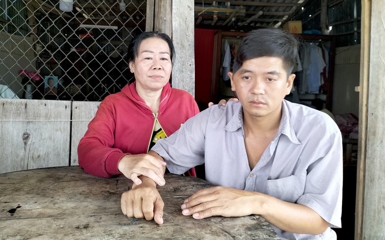 Bi kịch người đ&agrave;n &ocirc;ng bị vợ bỏ sau tai nạn - Ảnh 1.