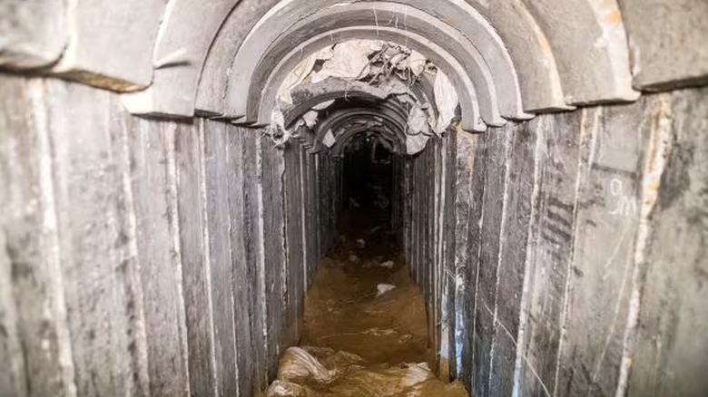 Điều &iacute;t biết về hệ thống đường hầm như "th&agrave;nh phố dưới l&ograve;ng đất" của Hamas - Ảnh 1.