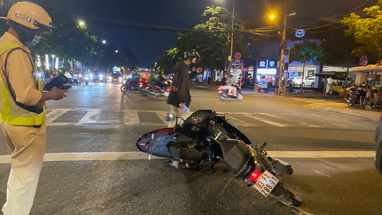 Ma men khai kh&ocirc;ng biết chữ qu&aacute;t nạt CSGT, "h&agrave;nh" c&ocirc;ng an phường phải về lấy mực điểm chỉ  - Ảnh 7.