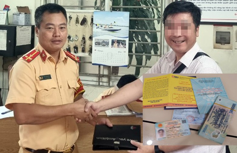 CSGT nhặt được gần 50 triệu đồng, trả lại người d&acirc;n đ&aacute;nh rơi - Ảnh 1.