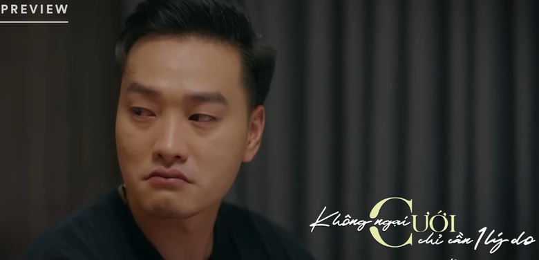 Đ&ocirc;ng rơi nước mắt t&acirc;m sự với em g&aacute;i.