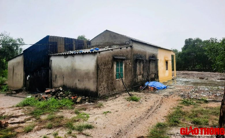 Nam học sinh ngh&egrave;o mồ c&ocirc;i ở Quảng Trị học giỏi, mơ ước được l&agrave;m c&ocirc;ng an - Ảnh 2.