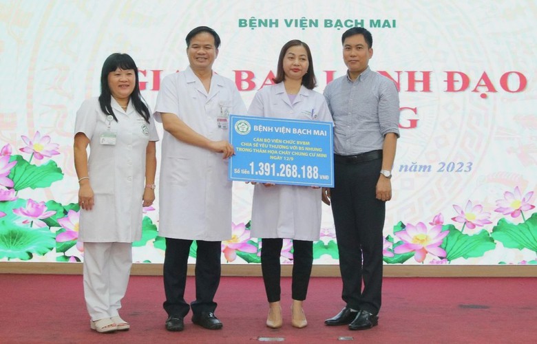 Hồi phục thần kỳ sau vụ ch&aacute;y chung cư mini, nữ b&aacute;c sĩ được trao tặng gần 1,4 tỷ đồng - Ảnh 1.