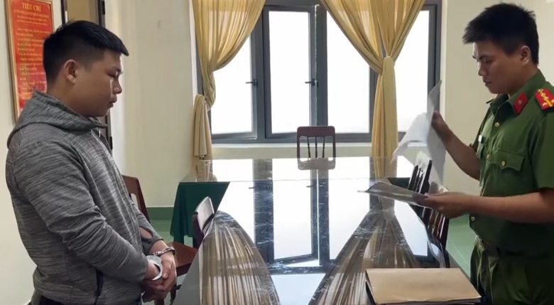 Quảng Ng&atilde;i: Bắt cựu nh&acirc;n vi&ecirc;n ng&acirc;n h&agrave;ng lừa đảo chiếm đoạt h&agrave;ng trăm triệu đồng - Ảnh 1.