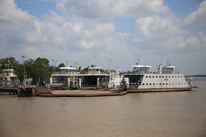 Mười năm ký ức phà Đại Ngãi trước ngày cầu 8.000 tỷ khởi công - Ảnh 1. Mười năm ký ức phà Đại Ngãi trước ngày cầu 8.000 tỷ khởi công - Ảnh 1.