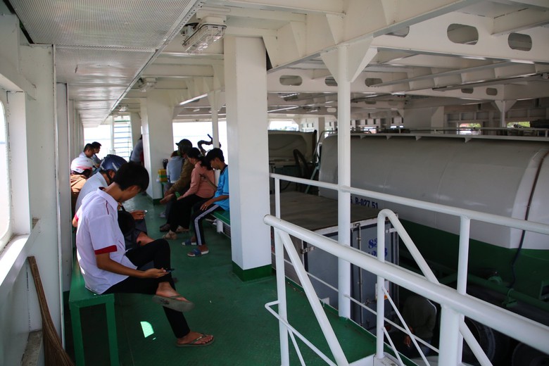 Mười năm ký ức phà Đại Ngãi trước ngày cầu 8.000 tỷ khởi công - Ảnh 3. Mười năm ký ức phà Đại Ngãi trước ngày cầu 8.000 tỷ khởi công - Ảnh 3.